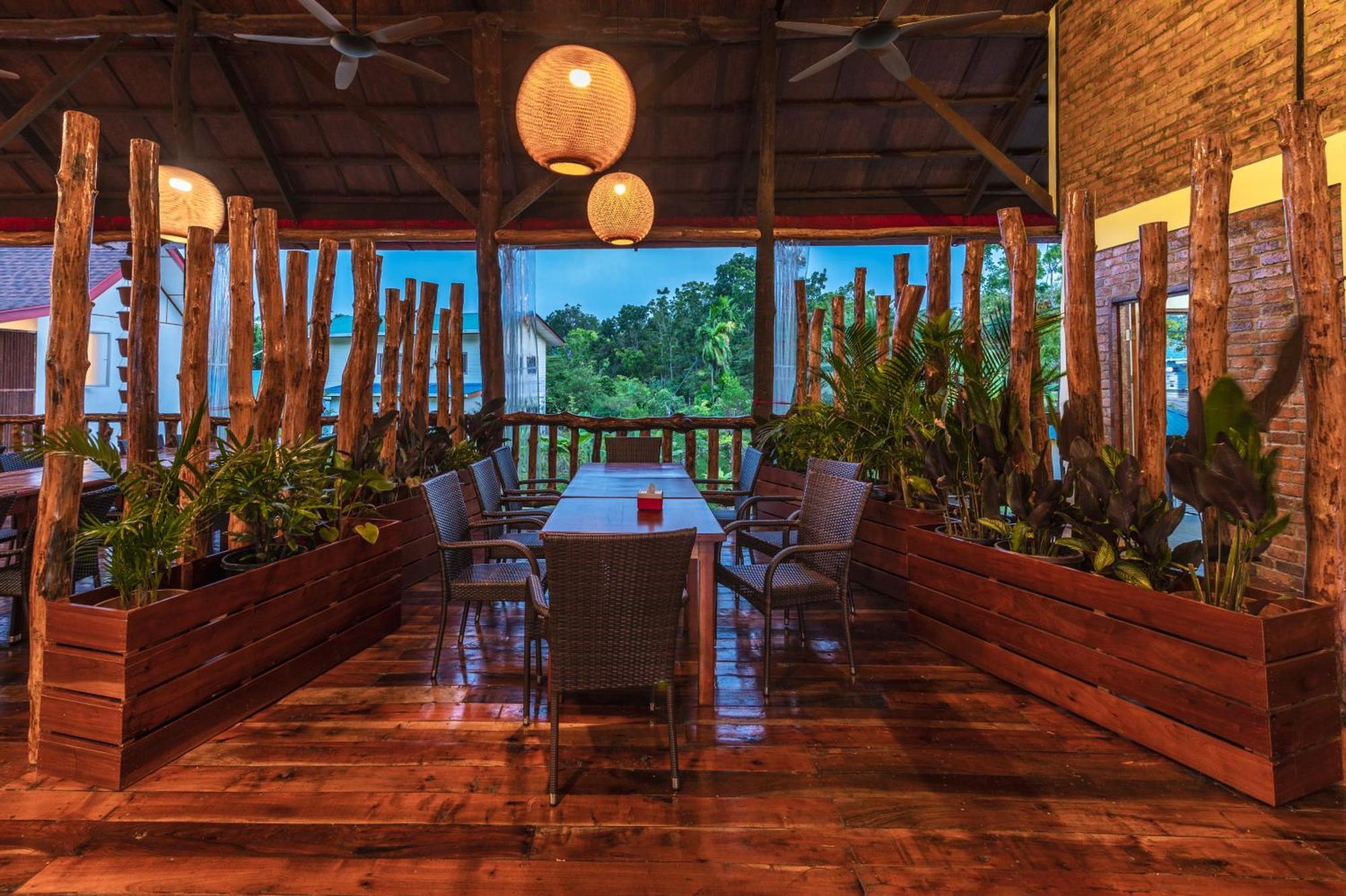 Borneo Sepilok Rainforest Resort Экстерьер фото